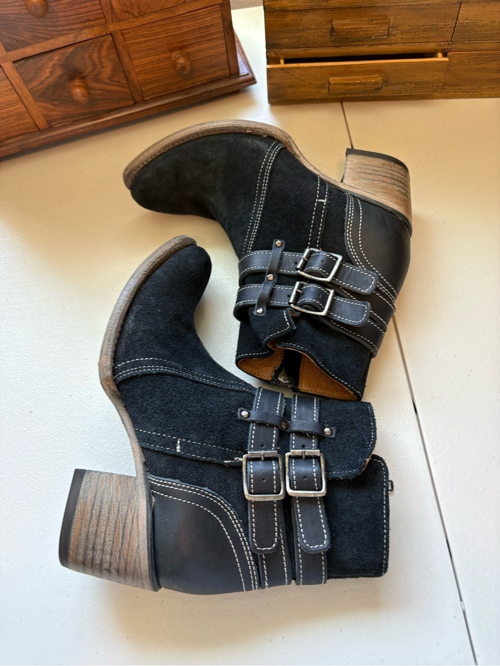 Freebird Shiloh Black Suede Ankle Booties
Size 7 - Picture 8 of 9